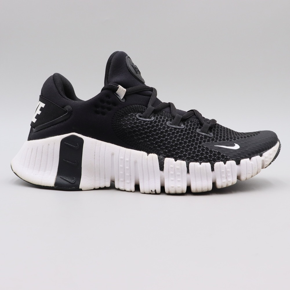 Nike Free Metcon 4 Womens Size 7 US Gym Training Shoes Black White CZ0596-010